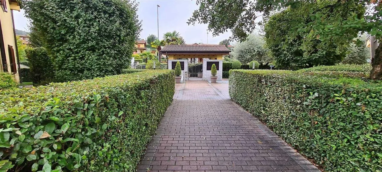Appartamento La Casa di Lella in residence con piscina Paratico Italia